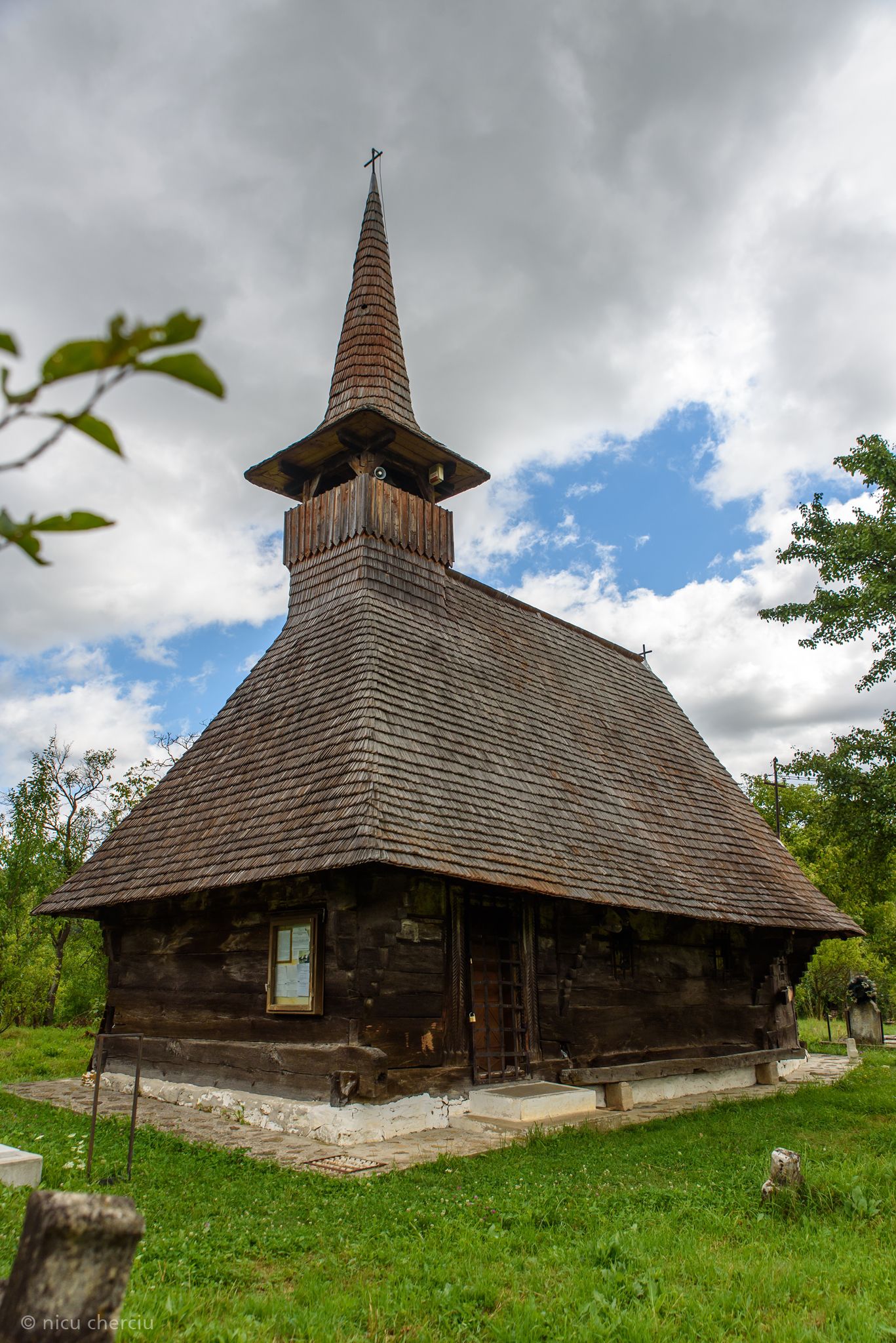 BISERICA DE LEMN DIN TICU SAT