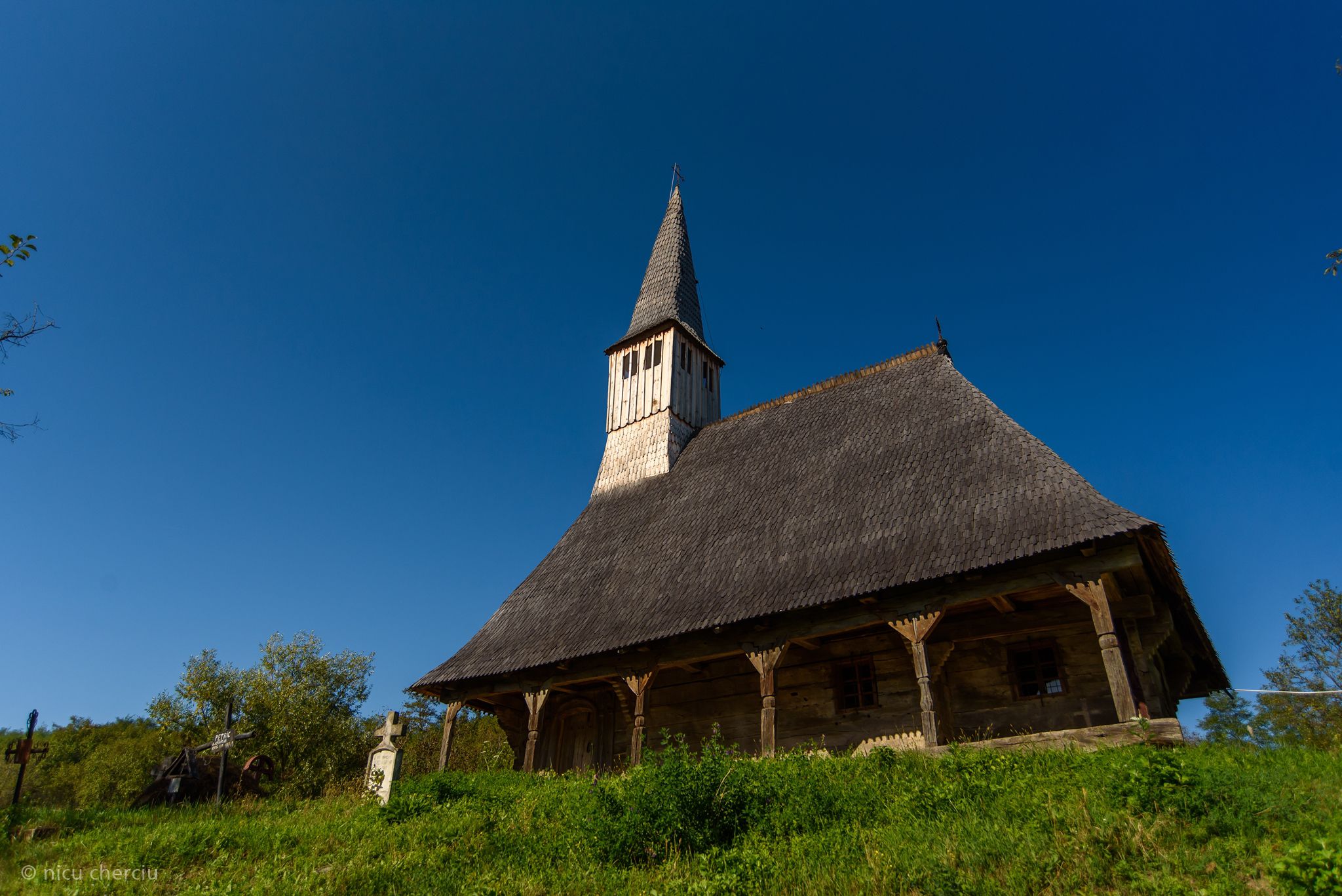 BISERICA DE LEMN DIN CALNA